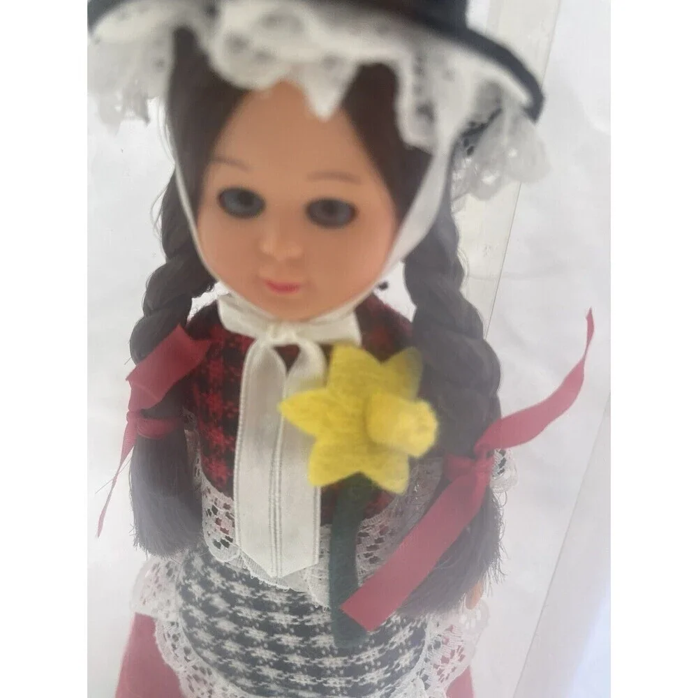 Vintage Welsh Doll Souvenir in traditional costume 8” From Wales Nerys RARE
